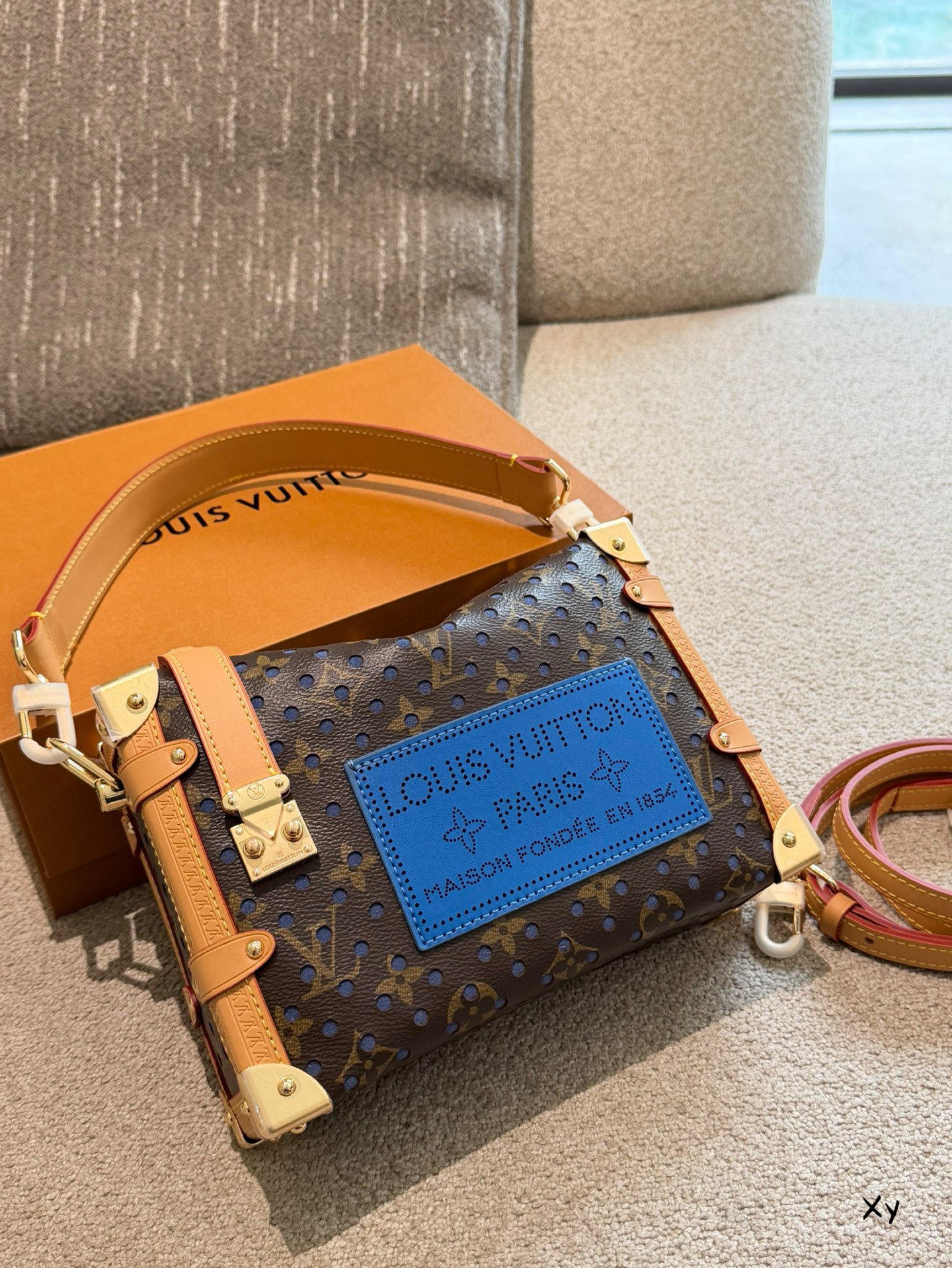 Louis Vuitton LV Monogram Handbag Cowhide Leather